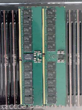 DRAM- og NAND-blitsforsyning strammer seg opp: bulklagerlagring øker, prissetting av DDR-minne går inn i en oppadgående syklus